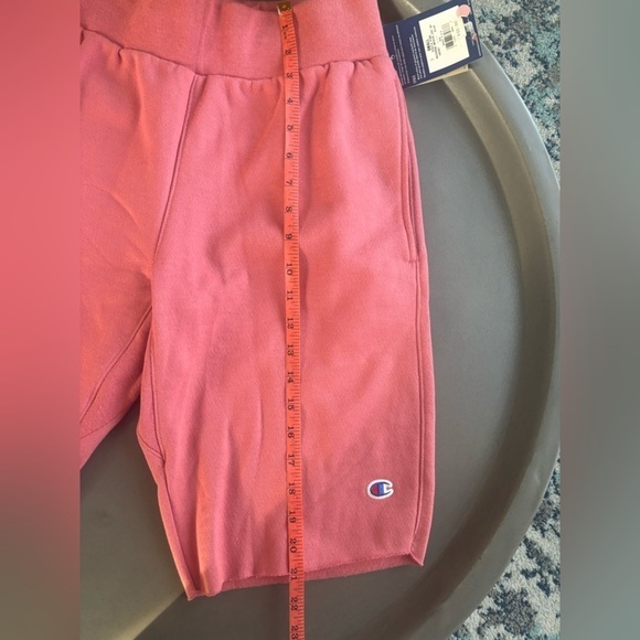 Champion Reverse Weave Shorts Pink Color Logo Mens Size Small
NWT - Picture 7 of 8